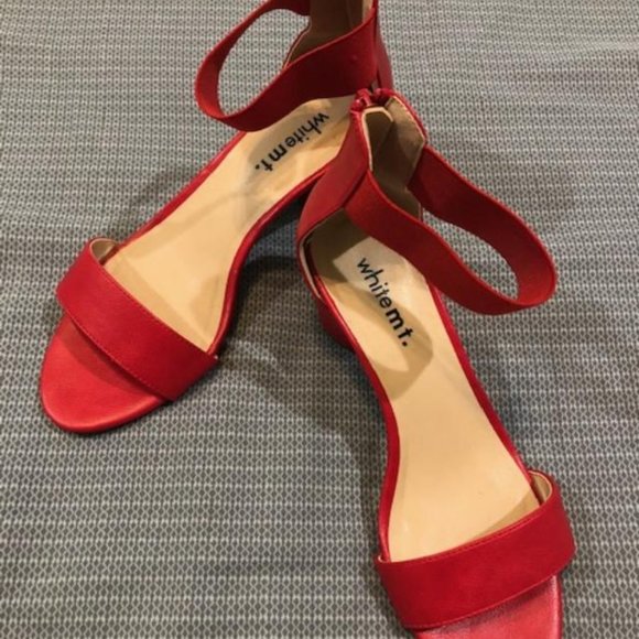 White Mountain Shoes - Whitemt. Ladies Red Dress Shoes - Size 7 - Heel 2.5" - Gently Used